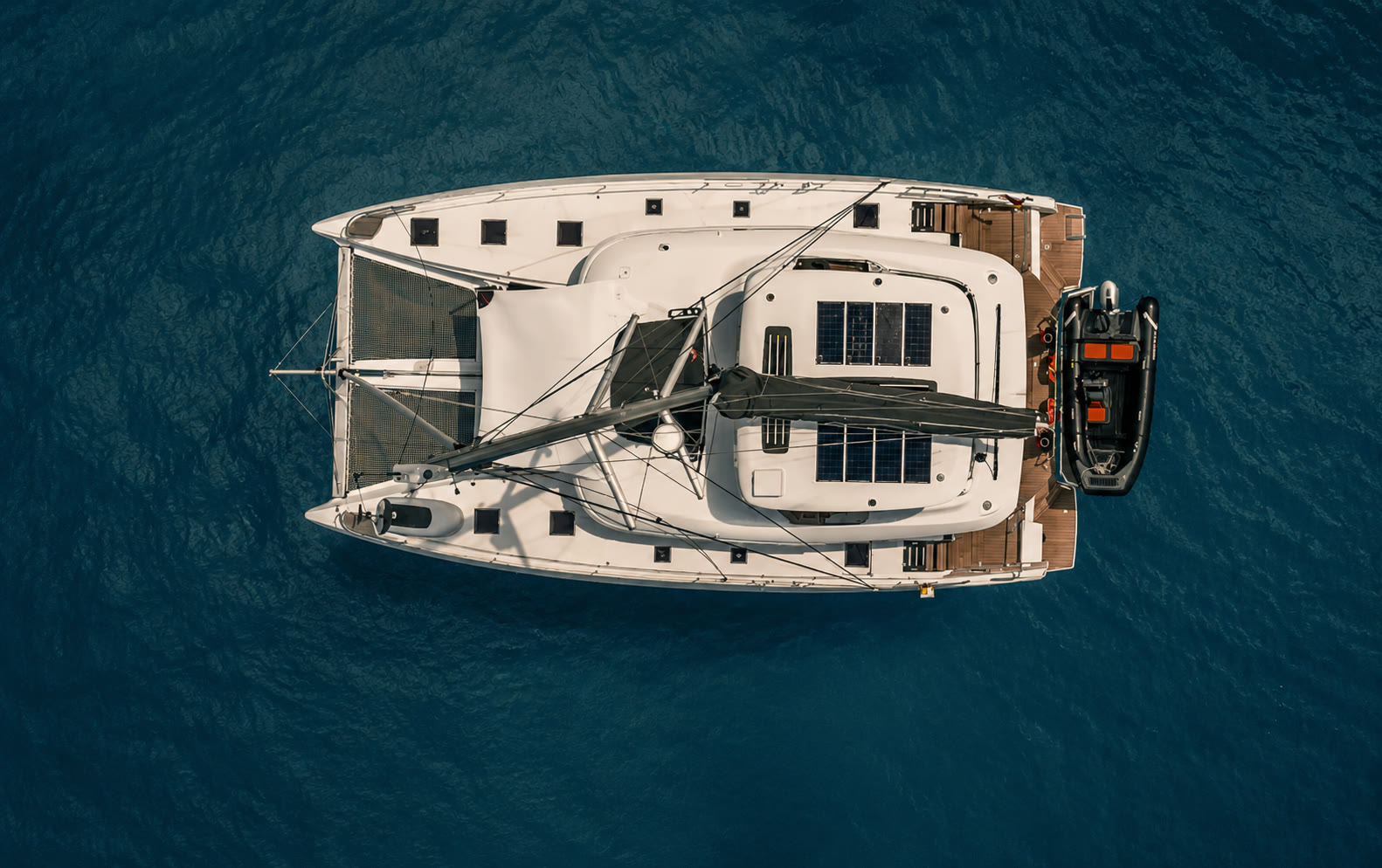Crewed catamaran Valinor